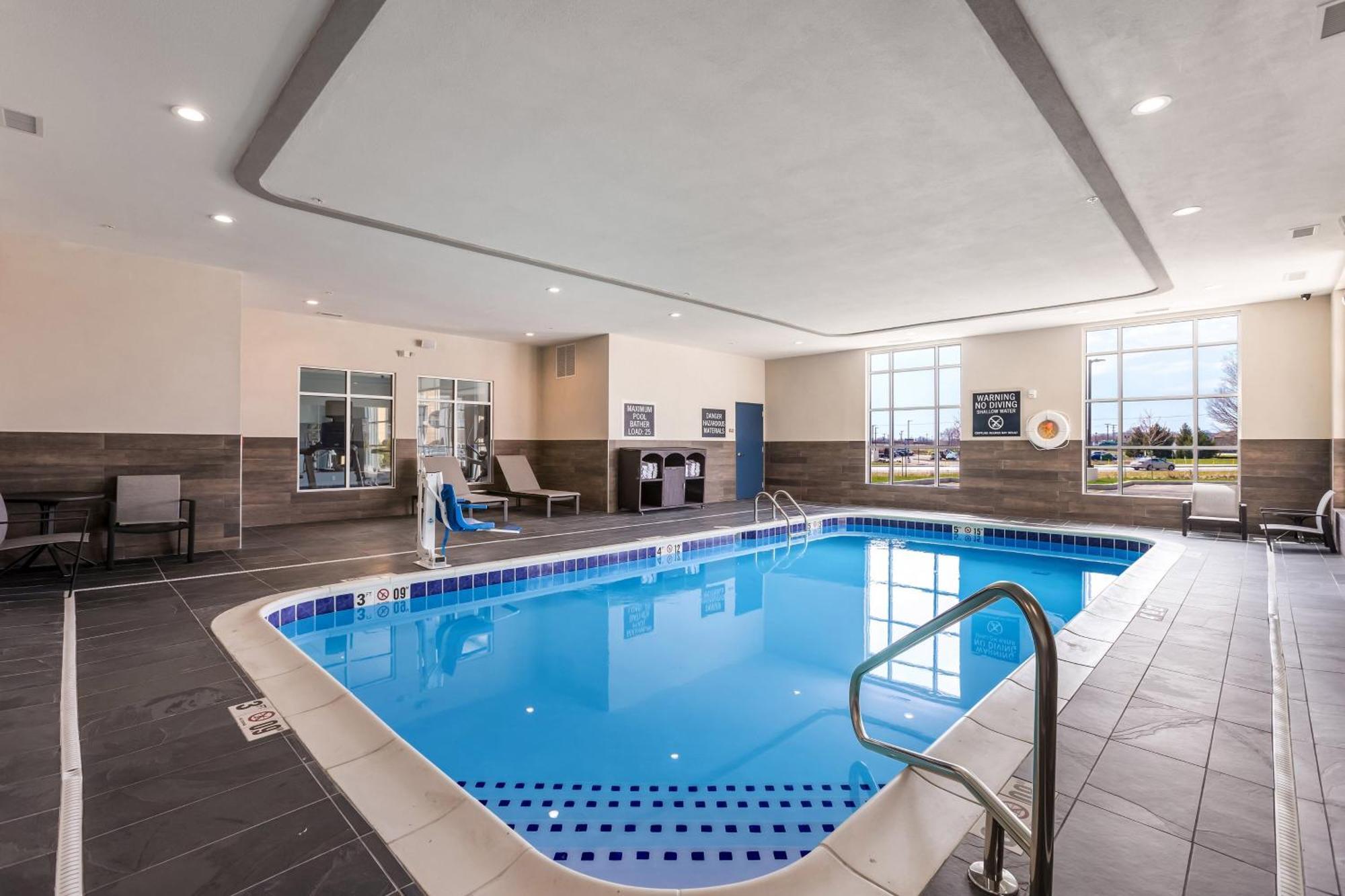 Four Points By Sheraton Элкхарт Экстерьер фото